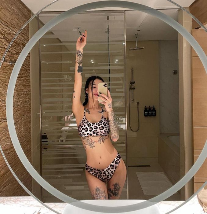 Девушка на час: Искусство присутствия в интимном досуге Девушка на час: Искусство присутствия в интимном досуге